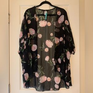 Women’s Q USA Floral Kimono NWT Size S